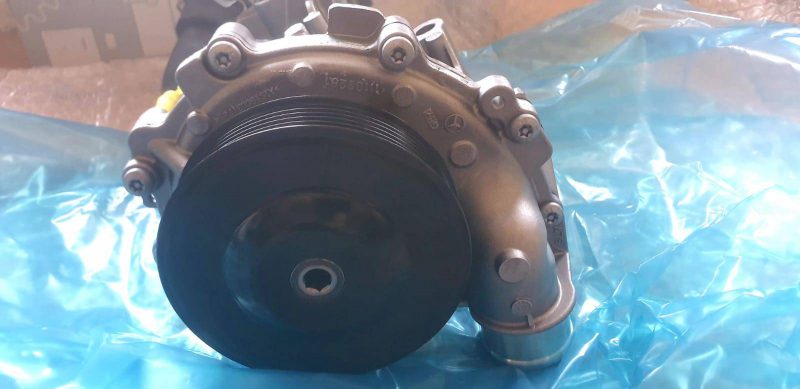 vodní pumpa se servem pro Jeep 2,2 CRD