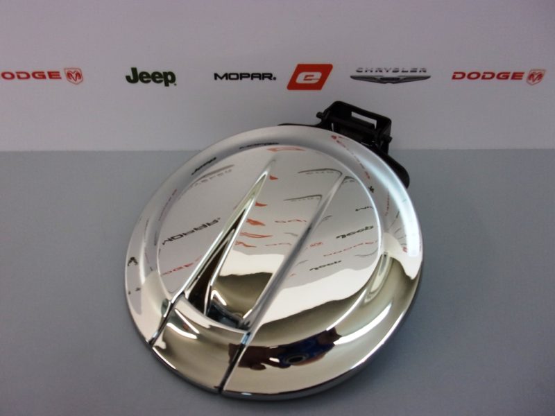 chromové dvířka otvoru nádrže Dodge Caliber a Jeep Compass