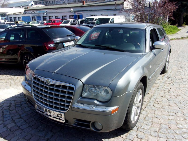originální hliníková kapota Chrysler 300C