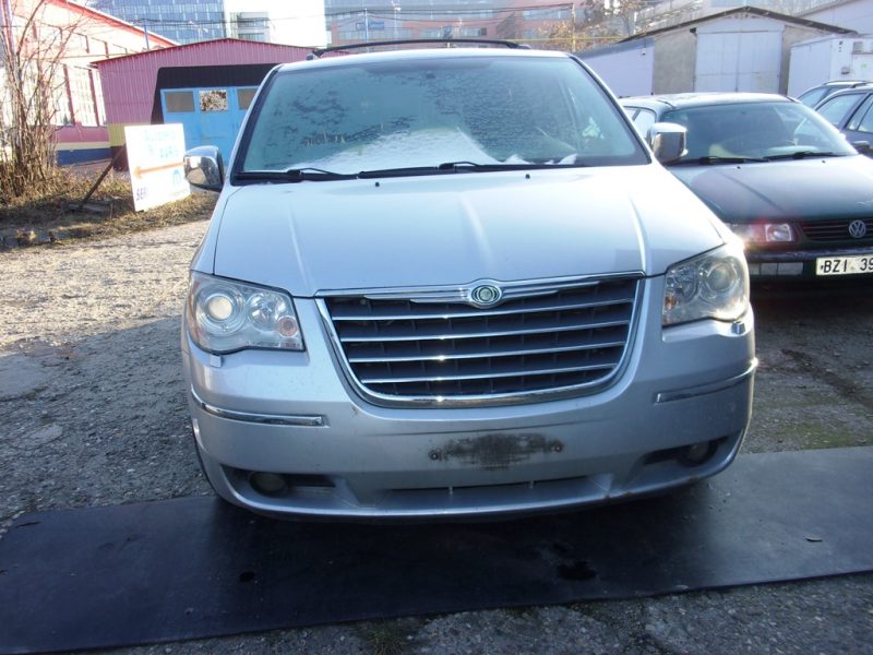 přední nárazník, maska, lišty, Chrysler Voyager RT 2008-10