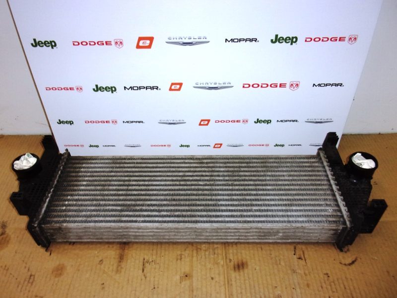 chladič intercooler Jeep Grand Cherokee WK2 3,0 CRD