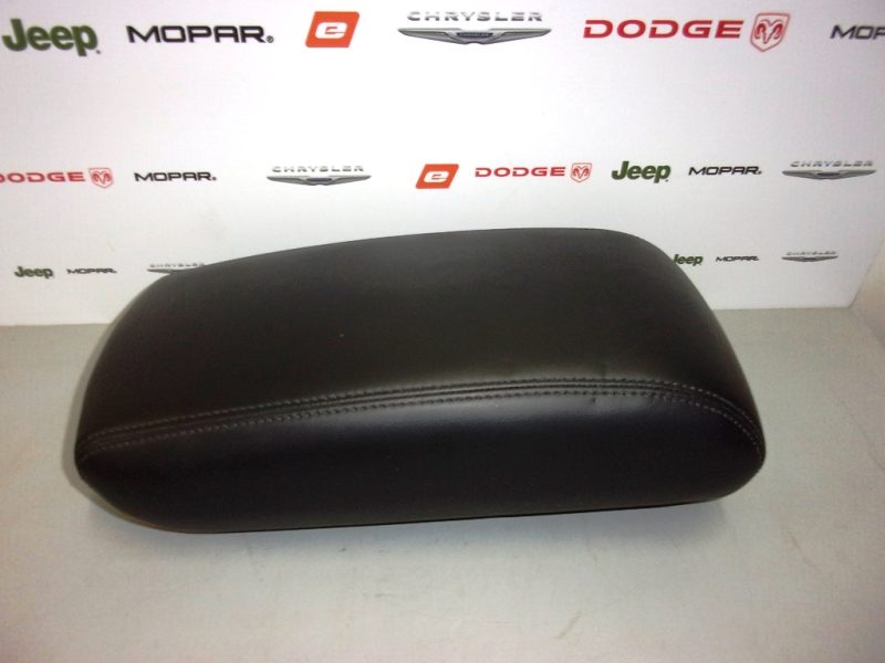Loketní opěrka Jeep Grand Cherokee WK2 2014-2022