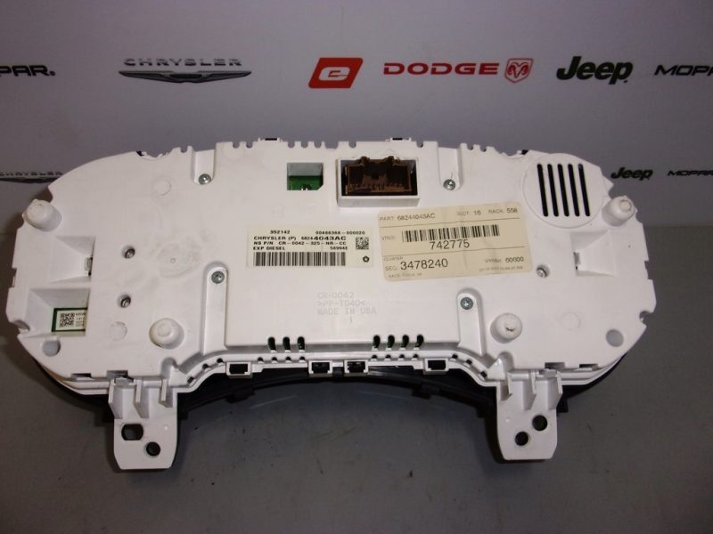 Budíky (instrument cluster) Jeep Grand Cherokee WK2 2015